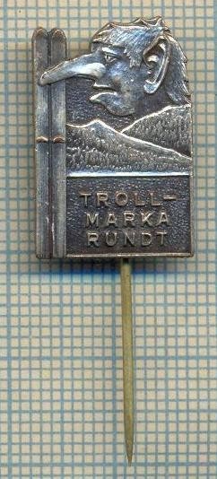 Y 192 INSIGNA -TROLL-MARKA RUNDT - SCHI ? -AC RELIPIT -PENTRU COLECTIONARI