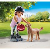 Figurina - Patinatoare cu animalut de colectie caine Retriever | Playmobil