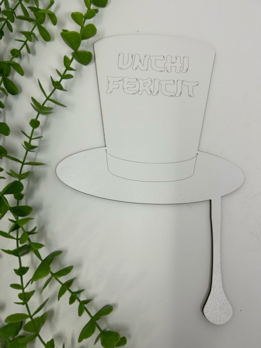 Props in forma de palarie,din MDF