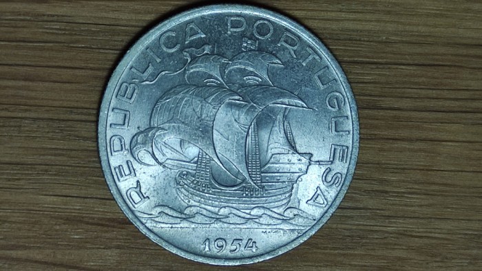 R08 Portugalia - moneda mare 12.4g argint - 10 escudos 1954 AU- superba barca panze