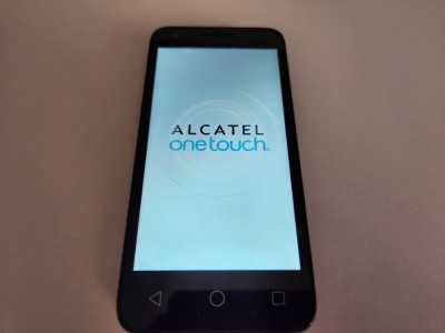 Telefon Alcatel Onetouch Pixi 3 cu Ecran de 4.5 inch - Folosit foto