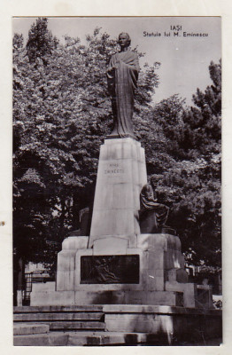 bnk cp Iasi - Statuia lui M Eminescu - uzata foto