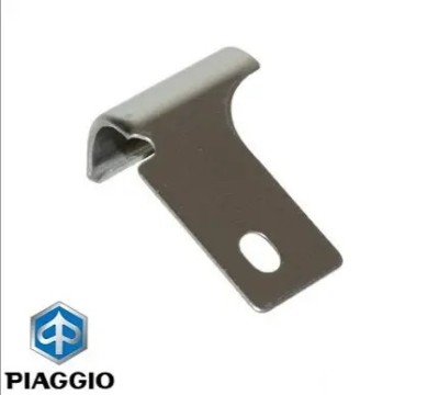 Prindere originala ornament cromat dreapta Vespa ET2 - Vespa ET4 - Vespa LX - Vespa LXV - Vespa S 2T - 4T 50-125-150cc foto