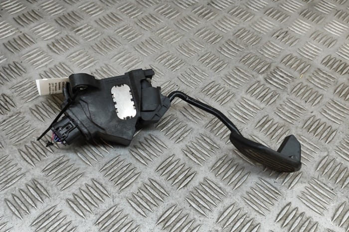 Pedala de accelerație TOYOTA YARIS _P13_ 2014 OEM: 78110-0D040 30335530