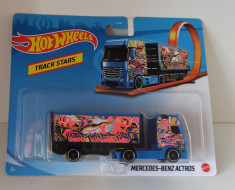 Macheta HotWheels - Mercedes-Benz Actros Camion 1/64 foto