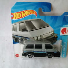 bnk jc Hot Wheels 1986 Toyota Van - 2022 HW J-Imports 7/10