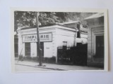 Fotografie 90 x 60 mm T&icirc;mplărie comenzi si reparații Bucuresti anii 70, Alb-Negru, Romania de la 1950, Cladiri