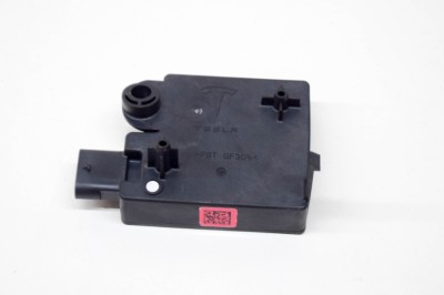 Modul de confort TESLA MODEL 3 2020 OEM: 1097855-00-H,2AEIM-1089775 | 13625593 foto