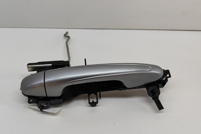 M&acirc;ner exterior ușă dreapta față TOYOTA RAV 4 IV _A4_ 2017 OEM: 69210-42100-B3,69201-42070 | 25604904