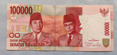 Indonezia - 100 000 Rupiah (2013) foto
