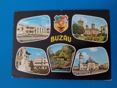 CPIB 23108 CARTE POSTALA - BUZAU, STEMA. CASA DE CULTURA A SINDICATELOR, EPISCOPIA, STATUIA EROILOR DIN 1907, CIRCULATA, 1976, STAMPILE, TIMBRU, BARCA