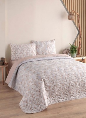 Cuvertură de pat dublă foto