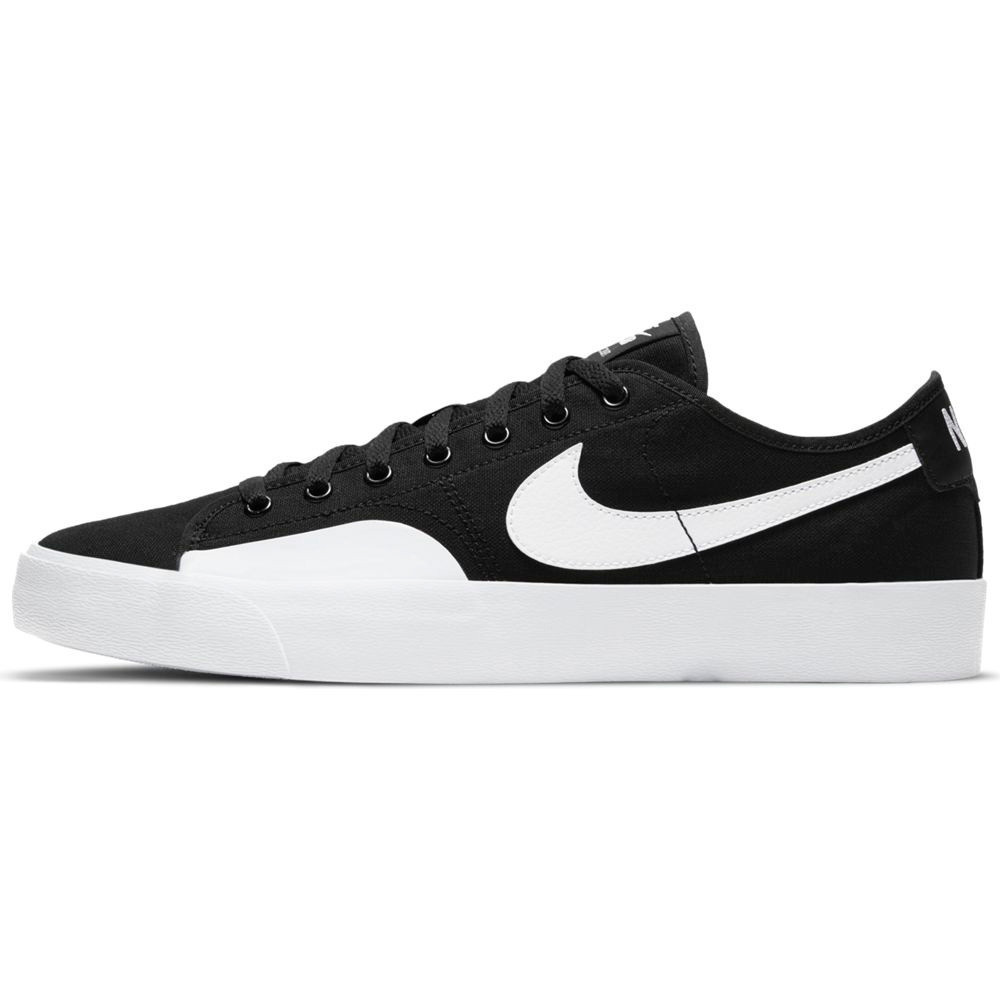 Incaltaminte Nike Sb Blazer Low Black/Black/Gum Light Brown/White, 41, 42 |  Okazii.ro