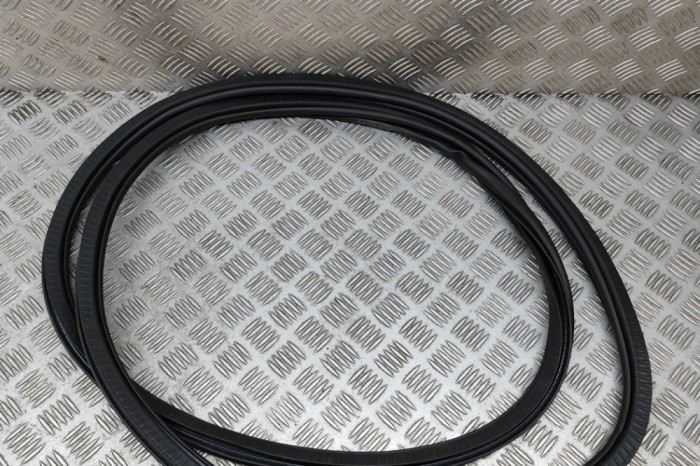Garnitura ușă st&acirc;nga față VOLVO XC90 II 2024 OEM: 32229247 | 31208624