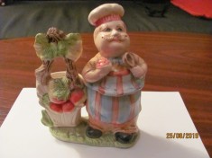 PVM - Bibelou mai vechi portelan "Bucatar"