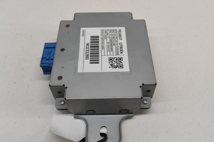Modul de control trapa CITRO&Euml;N DS7 Crossback 2021 OEM: 9832332880 27640221