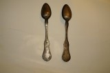 Doua lingurite foarte vechi gravate AG si cu marcaj HGS - necuratate, au patina timpului
