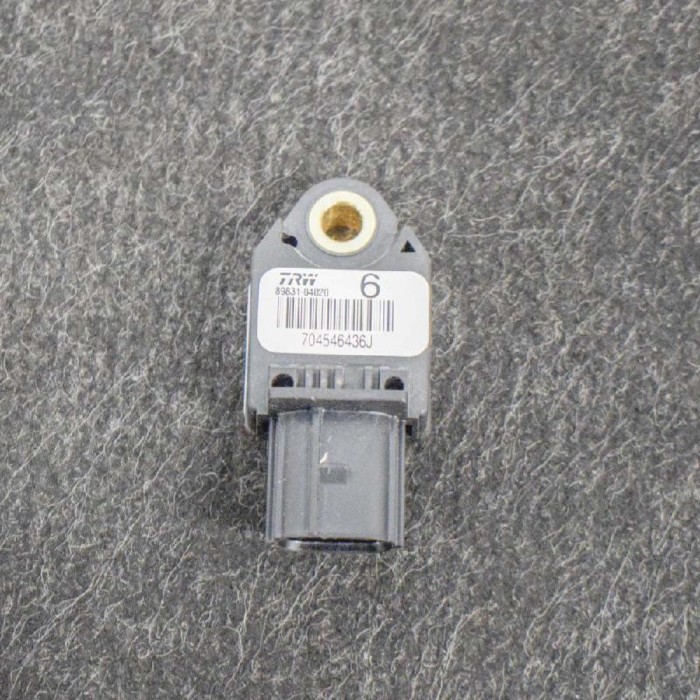Senzor de impact dreapta spate TOYOTA HILUX VII Pick-up _N1_, _N2_, _N3_ 2011 OEM: 89831-04020 | 10613382