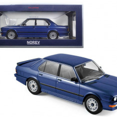 Macheta auto BMW 535i (1987) 1:18 albastru Norev