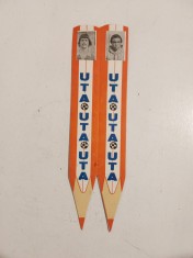 2 semne de carte UTA ARAD (legate intre ele) cu imaginea a 2 jucatori de fotbal, vintage, print pe carton