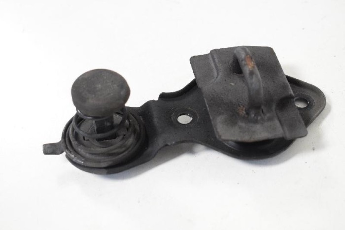 Zăvor de siguranță capota MERCEDES-BENZ CLS C219 2006 OEM: A2118800360 10040680