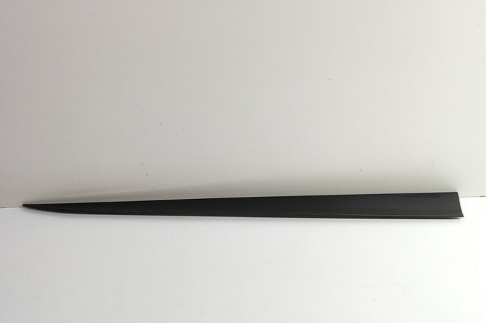 Bandou inferior ușă dreapta față AUDI E-TRON GT 2022 OEM: 4J3853960A 30763275