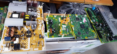 Module electronice Panasonic Viera plasma ecran spart foto