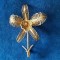 Superba brosa veche din argint model filigranant floare patina splendida