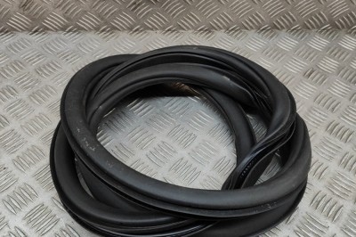 Garnitura ușă st&amp;acirc;nga spate VW ID.4 E21 2021 OEM: 11A867913B | 22150842 foto