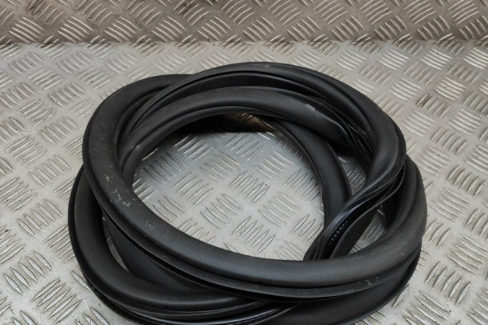 Garnitura ușă st&acirc;nga spate VW ID.4 E21 2021 OEM: 11A867913B | 22150842