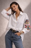 Camasa dama alba cu broderie multicolora pe maneci