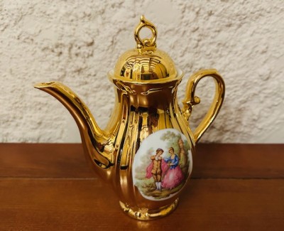 CAFETIERA MICA, DIN PORTELAN FIN H19,5CM foto