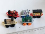 bnk jc Thomas &amp; Friends minis - set 4 locomotive si 1 vagon