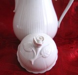 CEAINIC CAFETIERA PORTELAN TIRSCHENREUTH DECOR CU TRANDAFIR IN RELIEF 21 CM