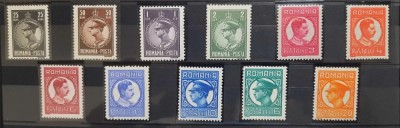 RO-004-ROMANIA 1930-Lp 86-CAROL II-serie de 11 timbre nestamilate cu SARNIERA foto