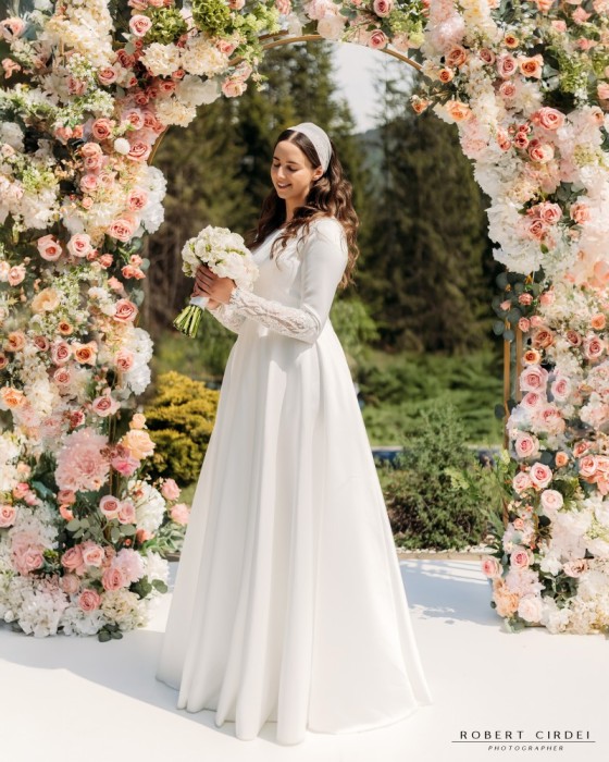 Rochie de mireasa din tafta