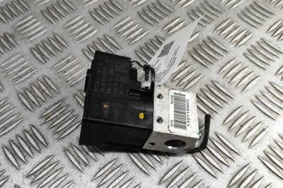 Supapa de expansiune aer condiționat PORSCHE Taycan 2022 OEM: 4M0816702A | 31860555 foto