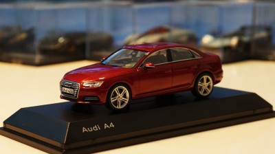 Audi A4 - Spark 1/43 foto