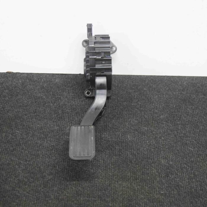 Pedala de accelerație TESLA MODEL 3 2018 OEM: J1818-024914,1011298,C-J1817-172521,J1814C-0191AF-1010918 11260593