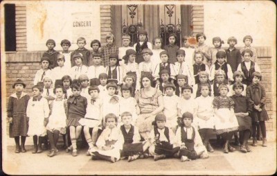 P621 Elevi rom&amp;acirc;ni, Cluj, 1929 foto