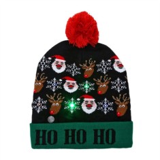 Caciula de iarna cu LED si pompom, tematica de Craciun, cu mosi, reni si fulgi de zapada, JollyMag, CZ52