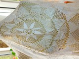 Fata de masa vintage, anii 35 - 40, lucrata cu croseta, manual, fire matase