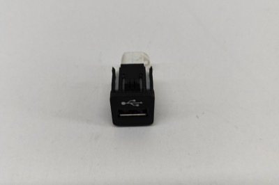 USB BMW 3 G20, G28 2019 OEM: 9229294 25423140 foto