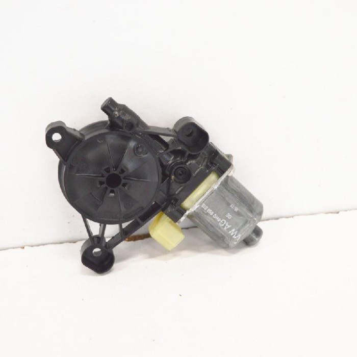 Motor macara geam ușă dreapta spate AUDI A4 Avant 8W5, B9 2017 OEM: 8W0959812 3476161