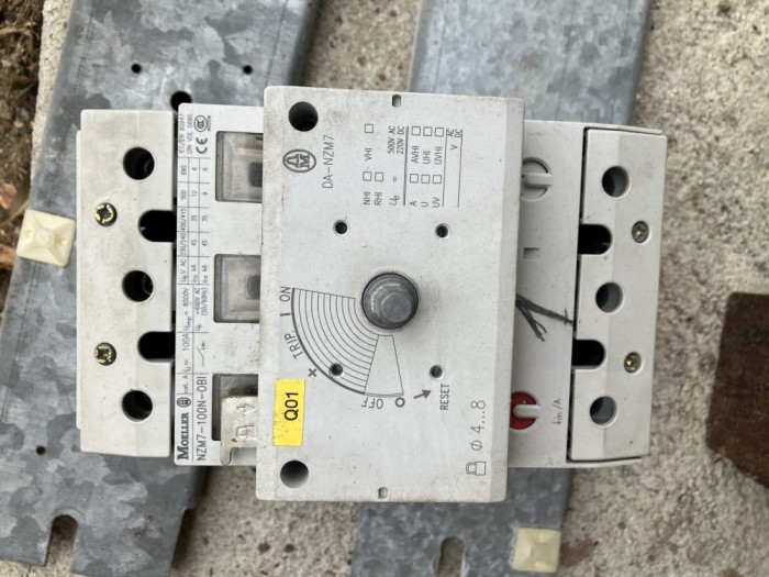 Comutator Moeller nzm7 100n obi