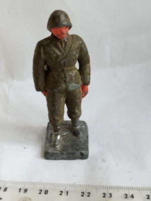bnk jc Soldat de plumb - producator neidentificat - anii `40-`50 foto