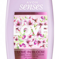 Avon Senses Love in Bloom cremă pentru duș cu parfum de iasomie