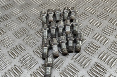 Set prezoane roata VW POLO AW1, BZ1, AE1 2020 OEM: WHT001812 | 31954873 foto