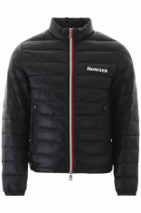 Geaca Moncler foto