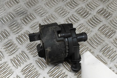Pompa de apa auxiliara PORSCHE Taycan 2022 OEM: 9J1965567B,9J1.965.567.B 25128403 foto